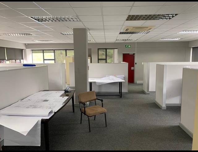 1,650M² OFFICE TO LET IN MAXMEAD